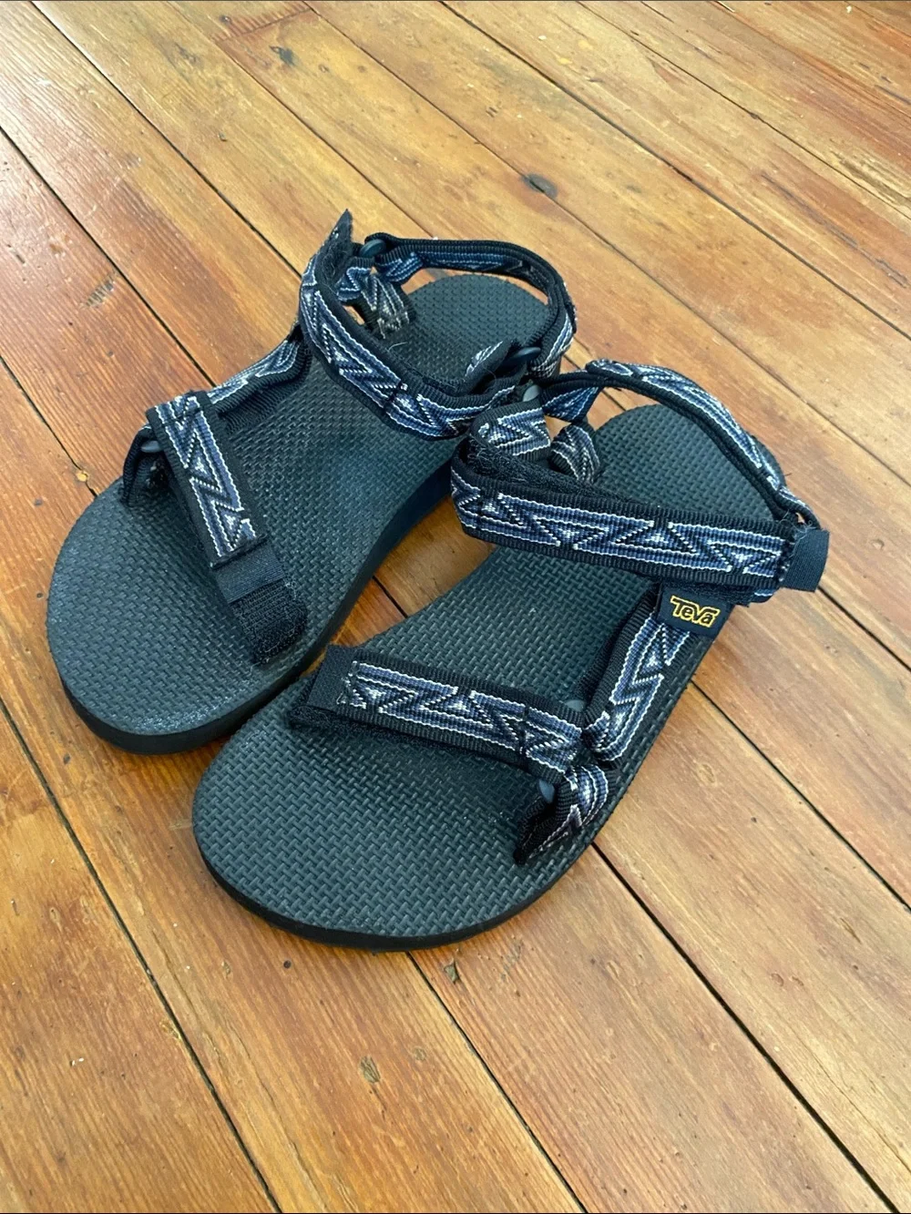Teva Boy’s Black And White Velcro Strap Sandals Size 2